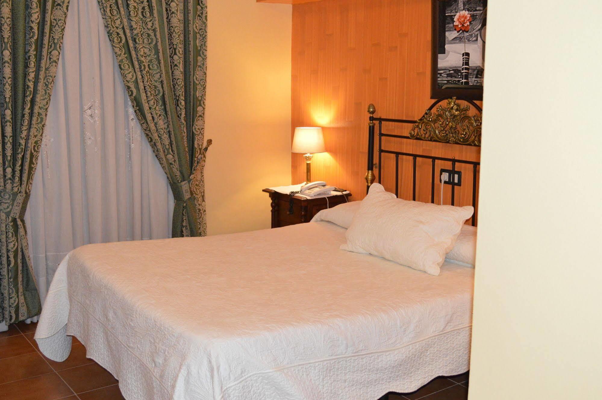 Plaza De Toros Hotel Ронда Екстериор снимка