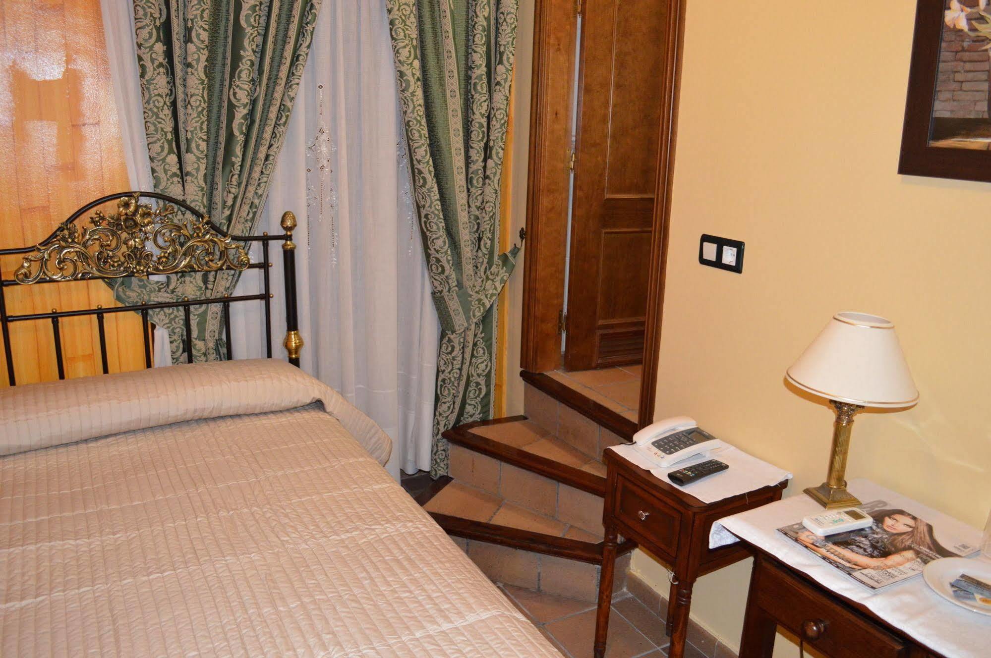 Plaza De Toros Hotel Ронда Екстериор снимка